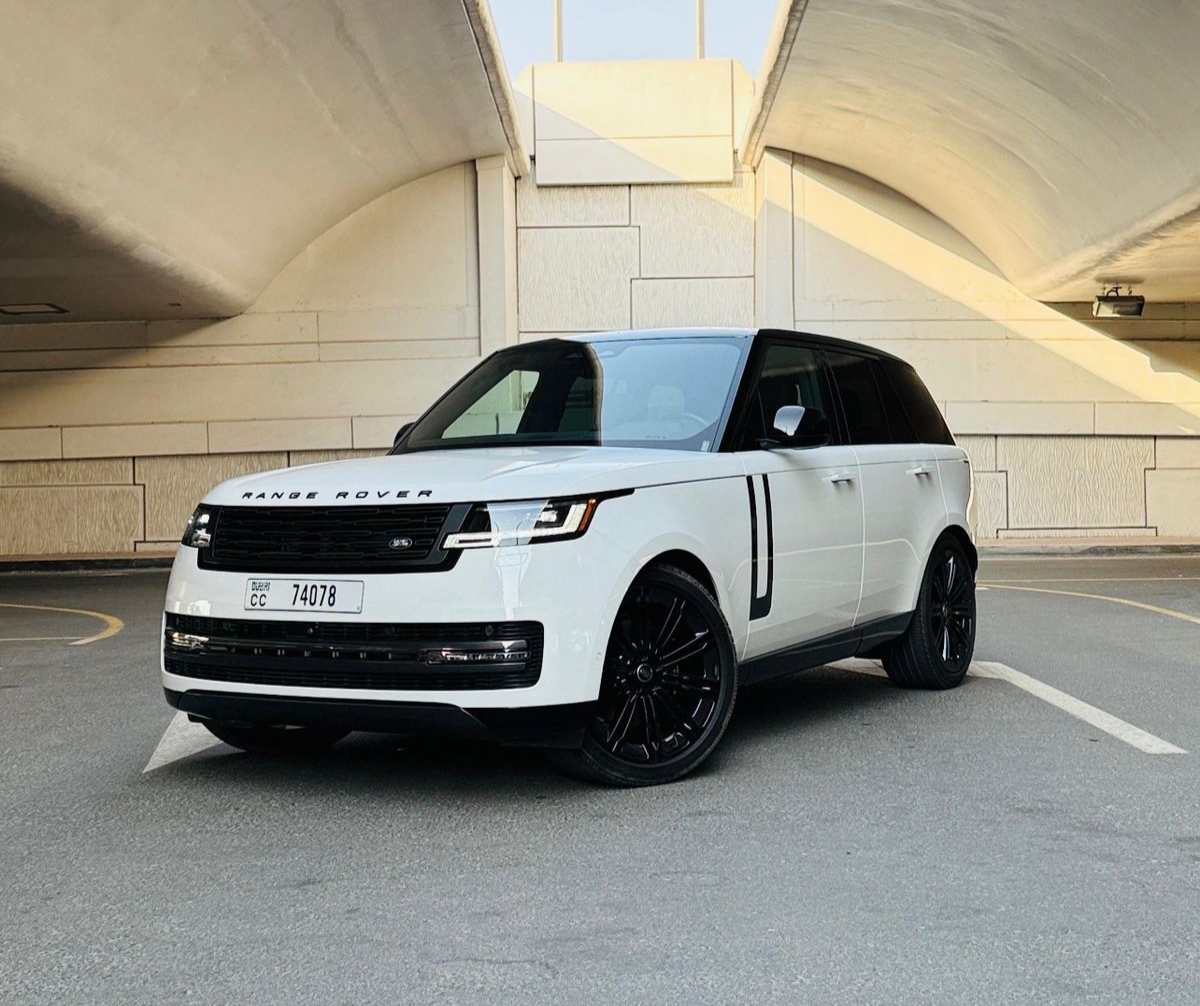 Range Rover Vogue HSE V8 White Good Price  2025 rental dubai
