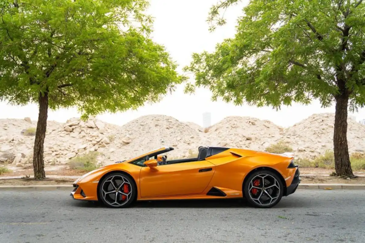 Lamborghini Huracan  ORANGE 2023 rental dubai
